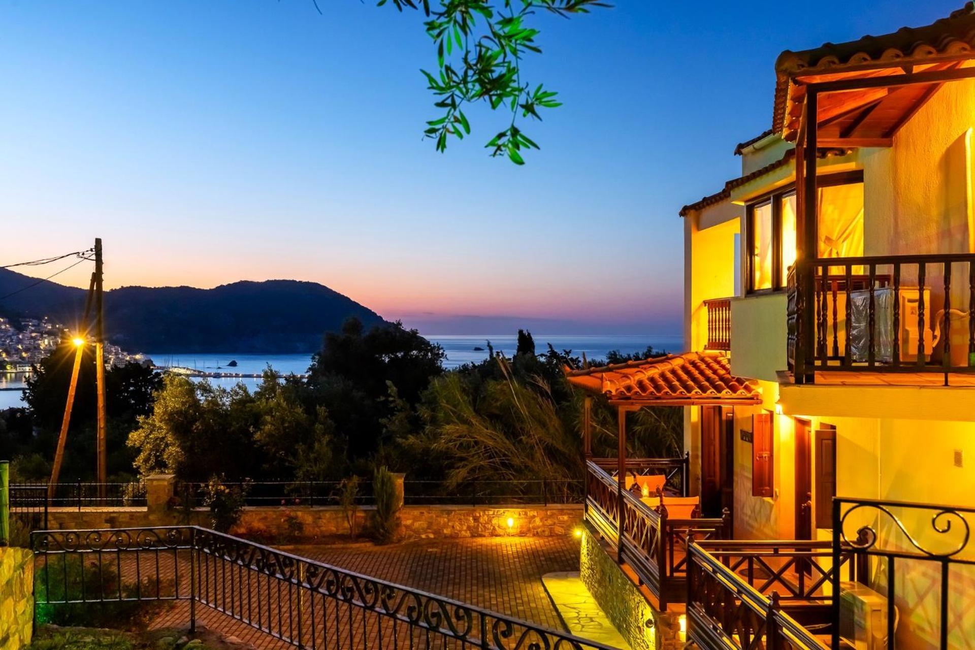 Naiades Superior Apartments In Skopelos With Sea View Close To The Town Eksteriør bilde